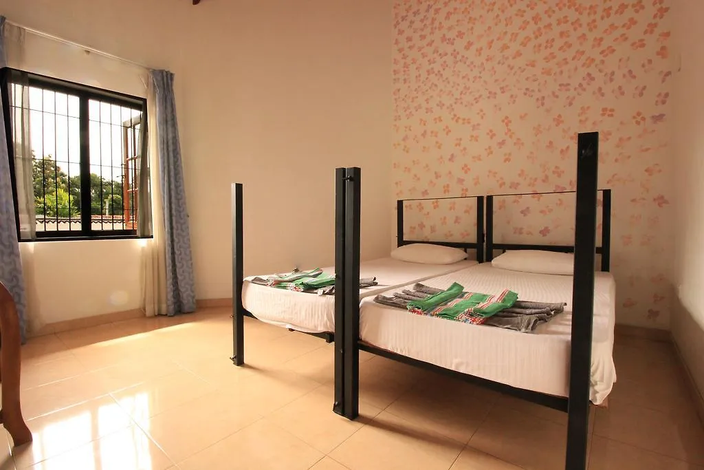 Flipflop Hostel Negombo Sri Lanka